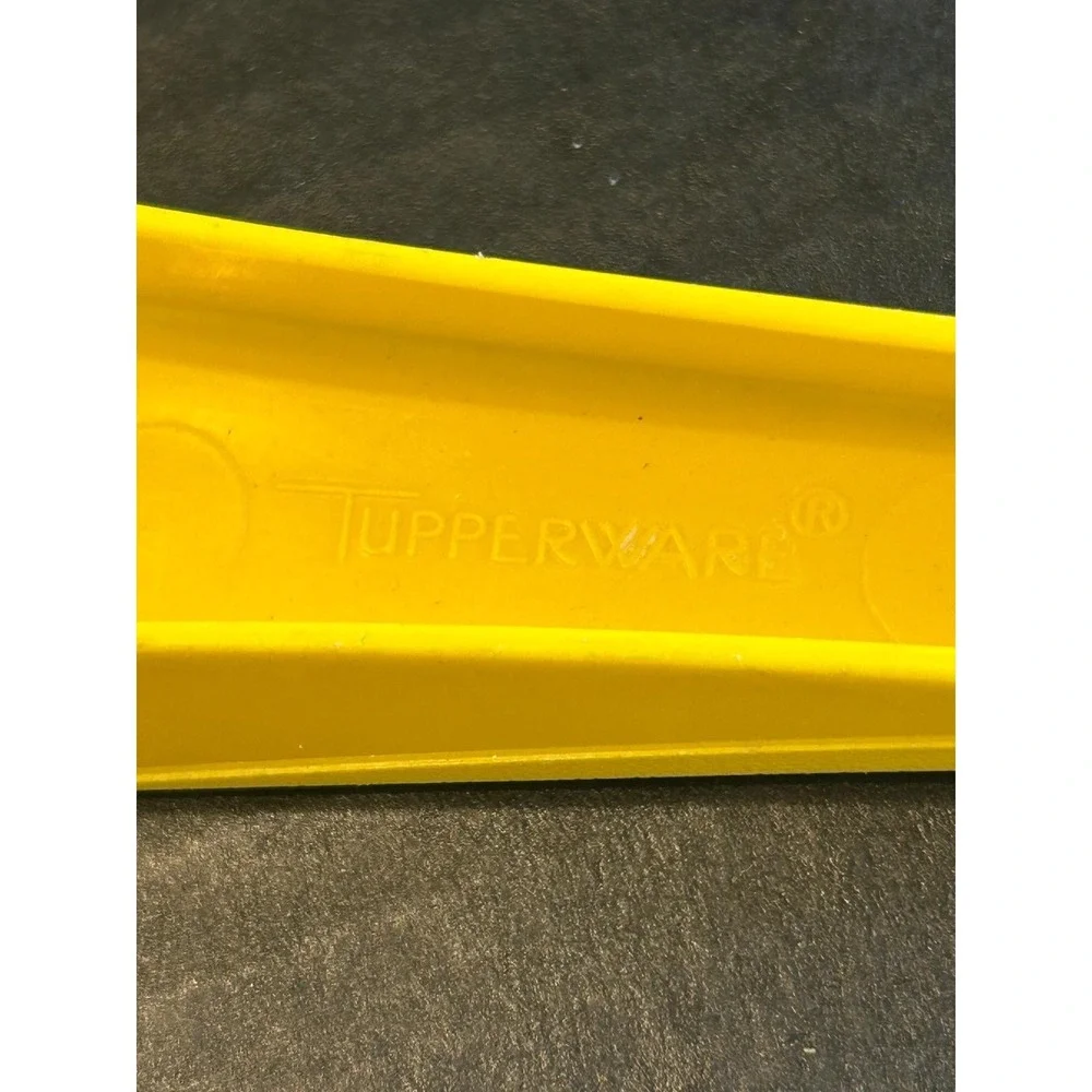 Large Tupperware Yellow Strainer, Classic